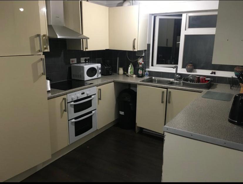 Eastbourne Late Check In Available Apartamento Polegate Exterior foto